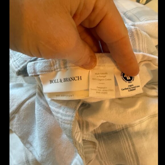 Boll and Branch White and Blue KING Striped Flannel Sheet Set - Picture 4 of 6